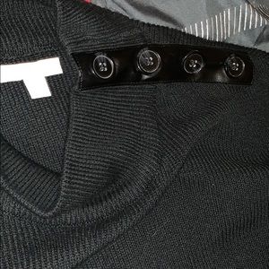 ‼️FINAL PRICE‼️Button-accented black poncho L/XL